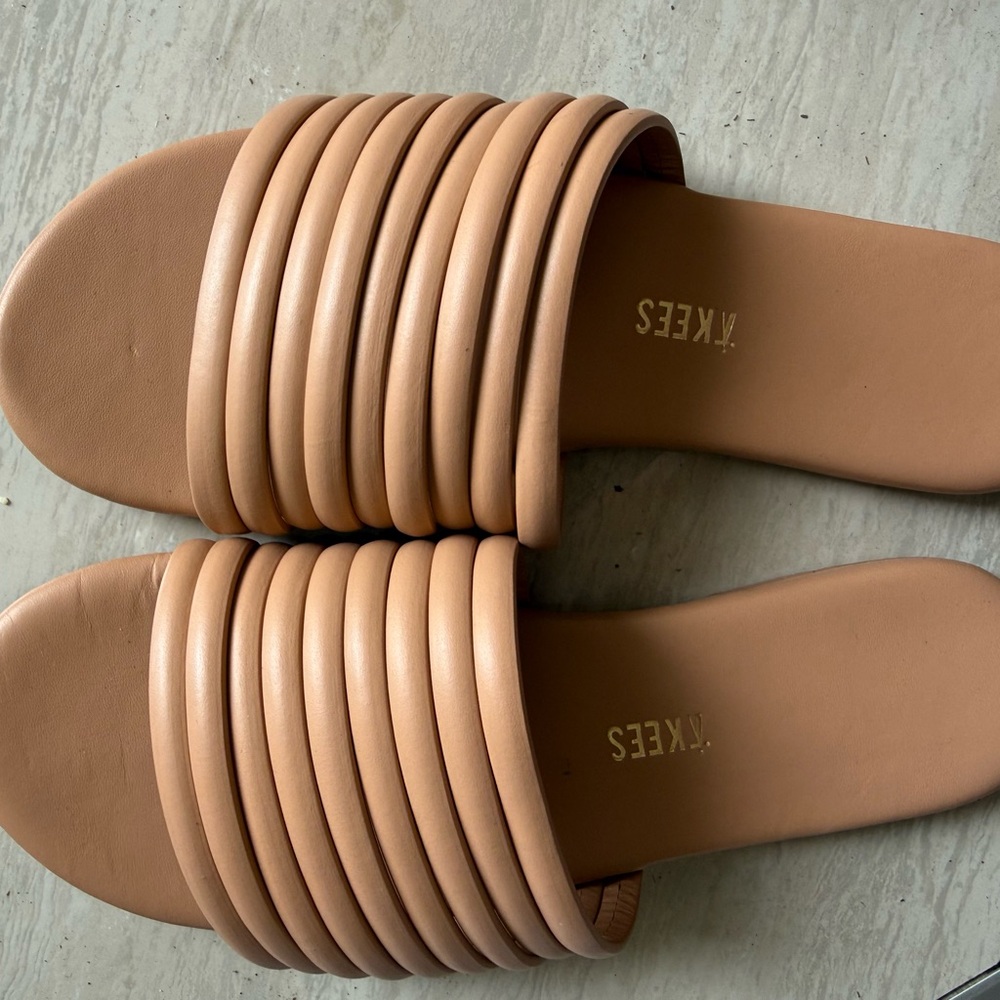 TKEES Ribbed Slide Sandals in Light Tan